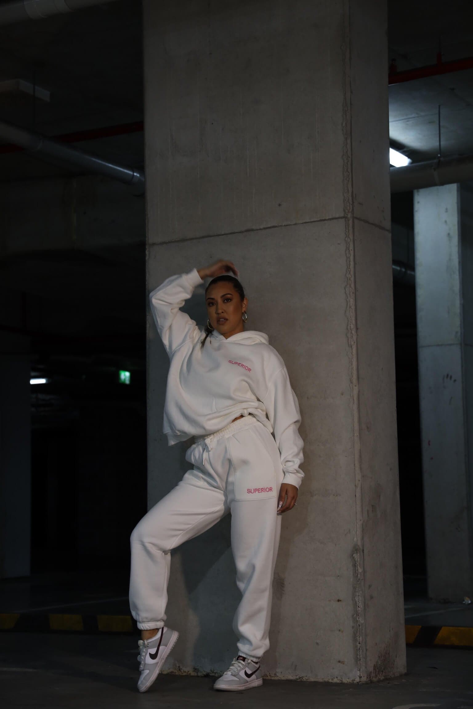 underground full body shot in white full set